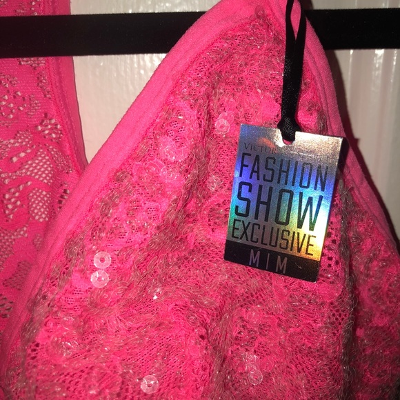 Victoria’s secret fashion show bralette - Picture 2 of 6